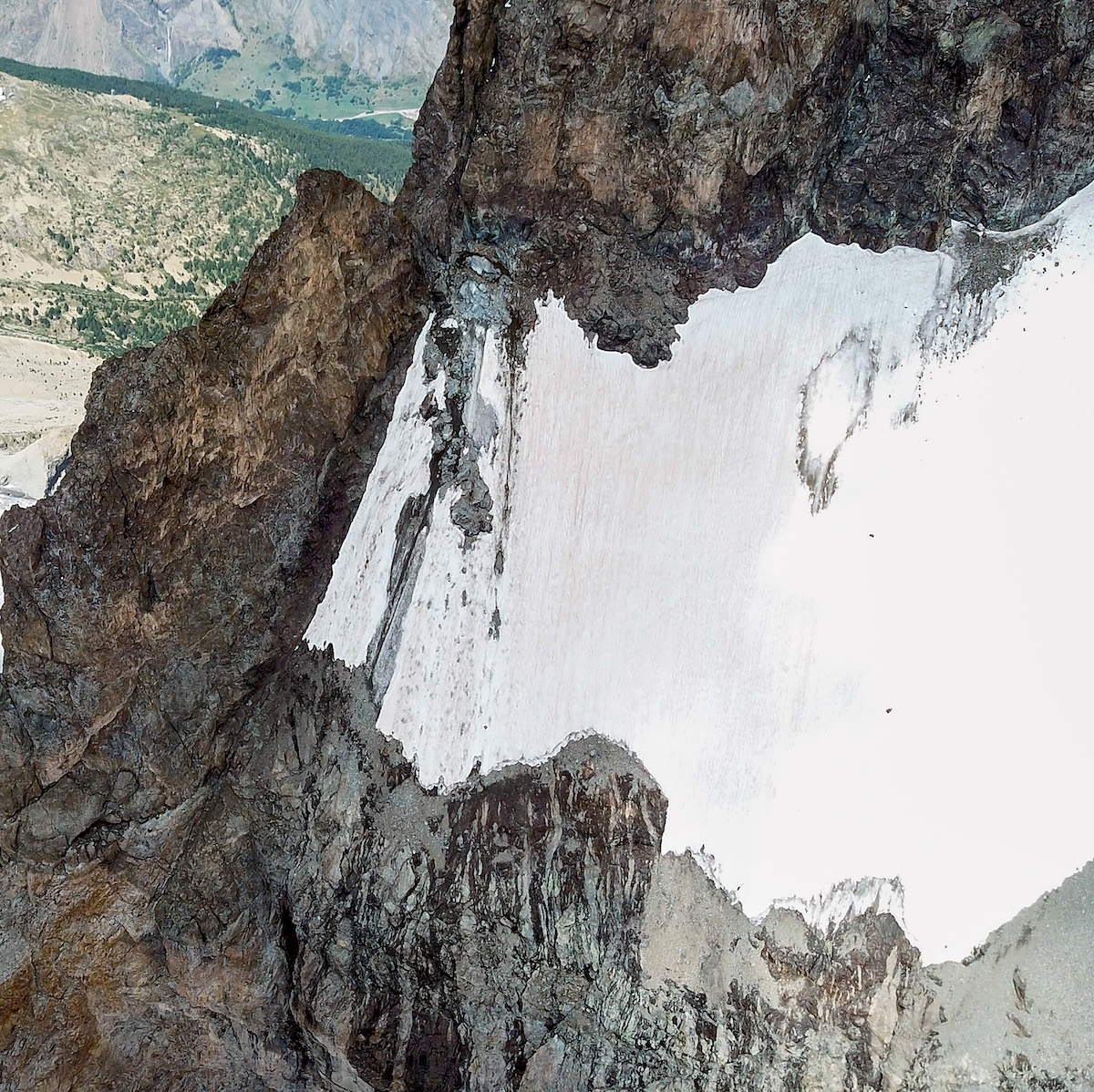The rockfall zone on the Glacier Carre on August 19, 2018, 12 days after two pillars broke and caused a massive debris slide. [Photo] Benjamin Ribeyre, with a drone and special authorization from Parc national des Ecrins
