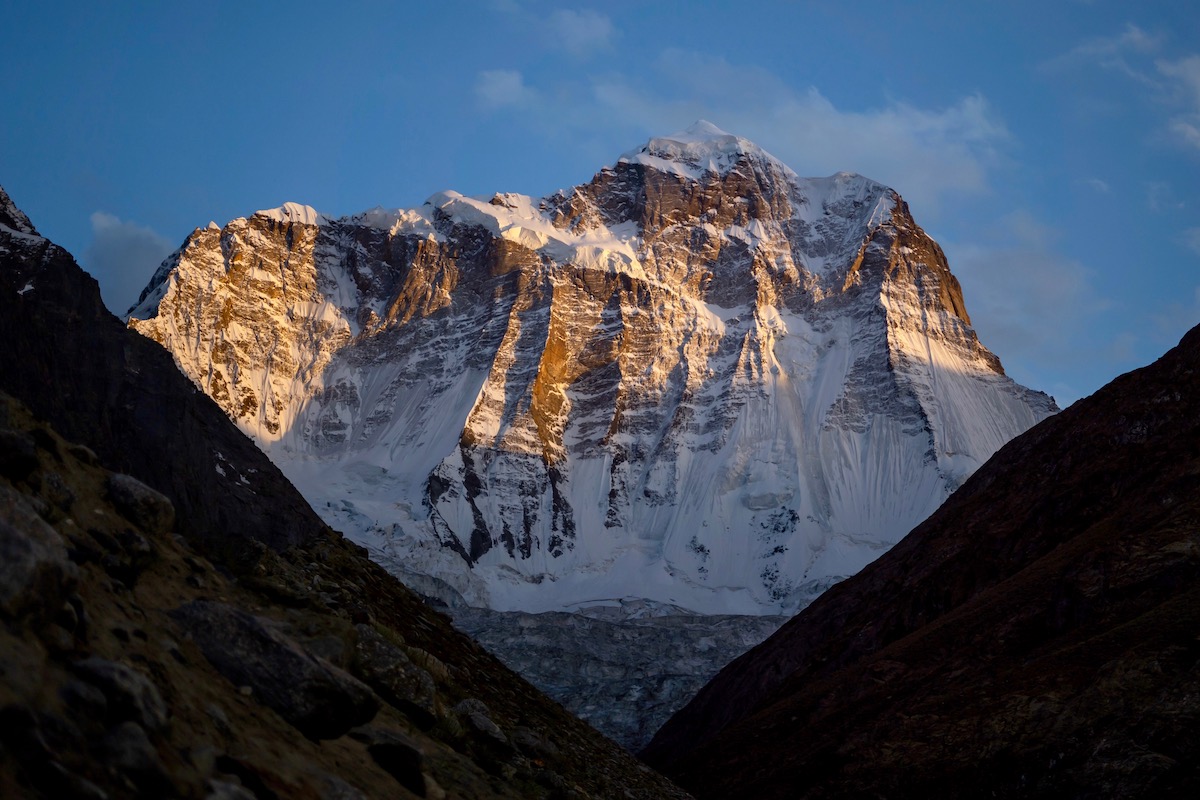 Koyo Zom (6877m), Hindu Raj range, Pakistan. [Photo] Tom Livingstone