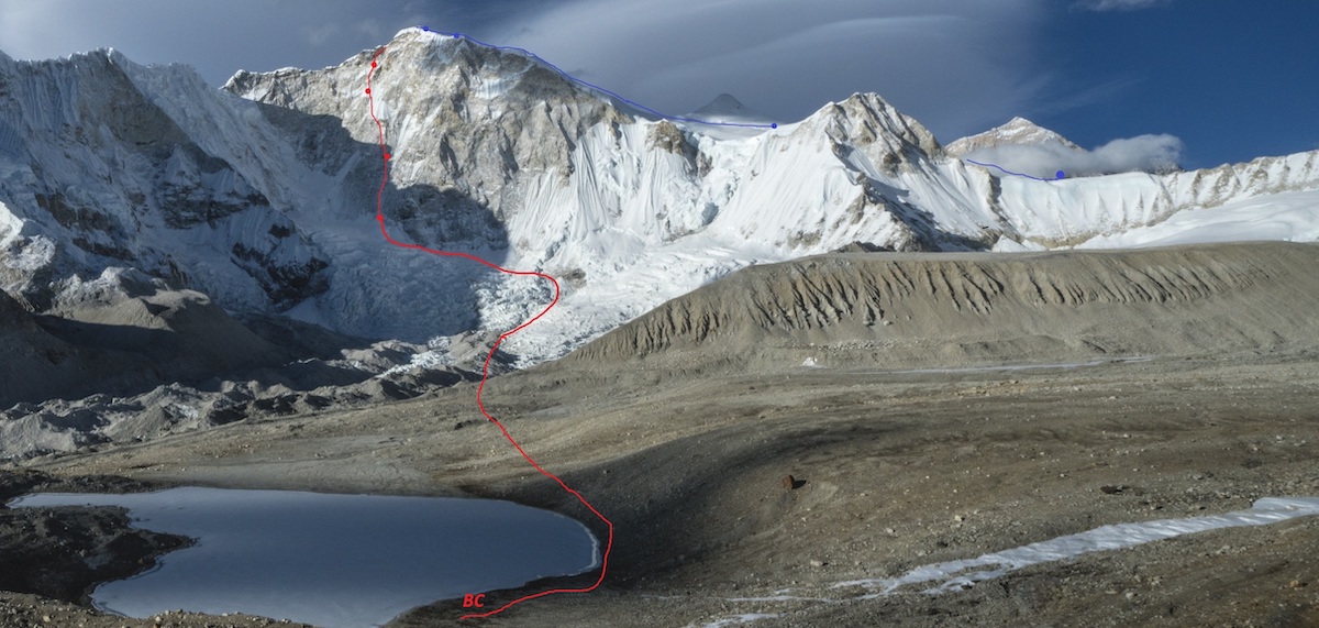 Baruntse (7129m): the red line shows Heavenly Trap (ABO+: VI+ M6+ 80°, 1300m) and the blue line shows the descent route. Dots indicate bivies. [Photo] Marek Holecek collection