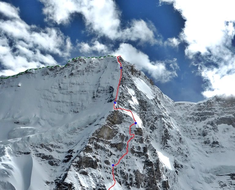 Topo of Nick Bullock and Paul Ramsden's North Buttress route (ED+ 1600m) on Nyainqentangla South East. Their descent on the east ridge is marked in green. [Photo] Nick Bullock