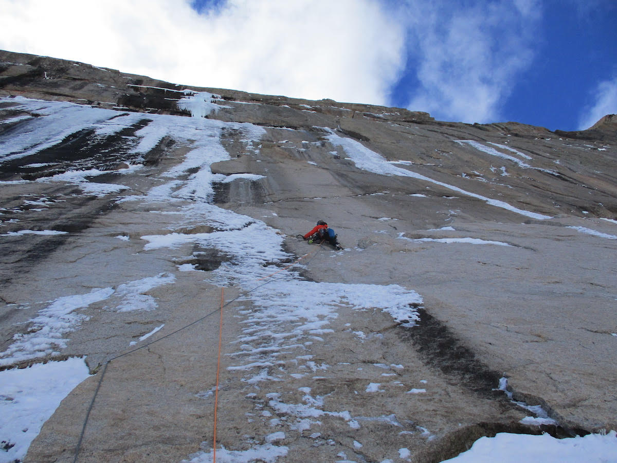 Kelly Cordes leading the first pitch of Cannonball (M5 R WI5+/6 X) during the first ascent. [Photo] Kevin Cooper