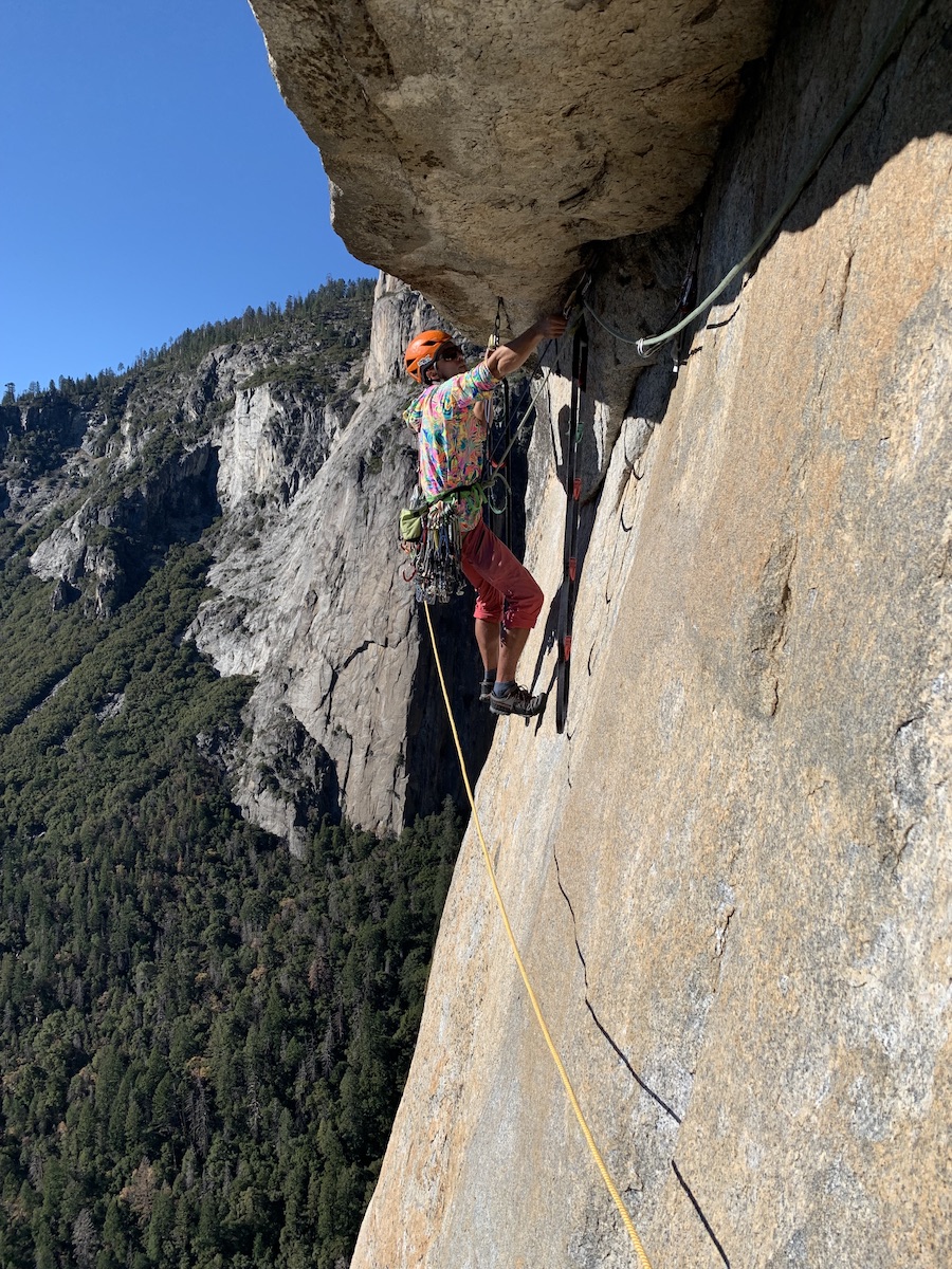 Lance Colley leads the Grand Traverse on the West Buttress (VI 5.9 A3) of El Capitan (Tu-Tok-A-Nu-La), Yosemite, with the Edelrid Neo 3R rope. [Photo] Lance Colley collection