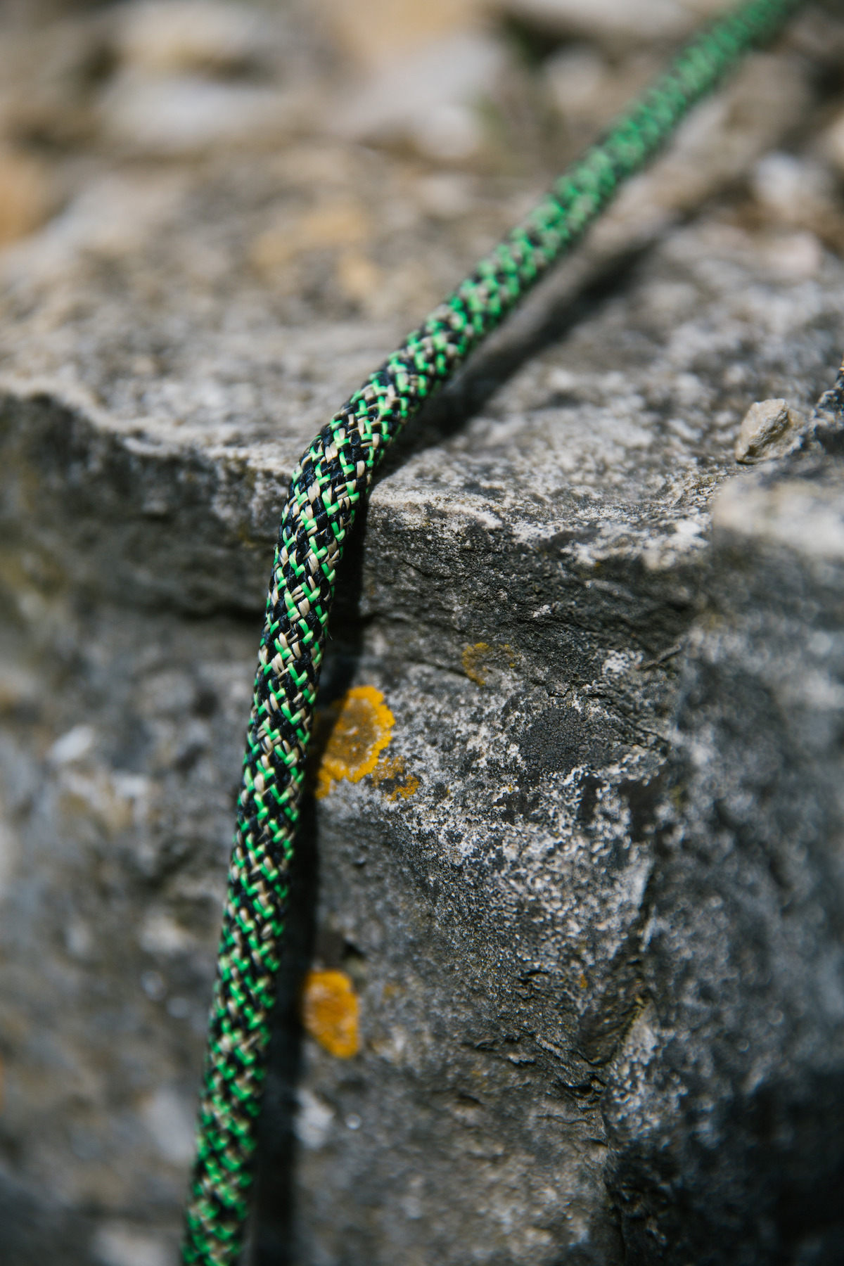 We all dread falling with the rope loaded over an edge. Edelrid’s “Monster” tries to reproduce this type of abrasion/cutting on ropes. [Photo] Courtesy of Edelrid