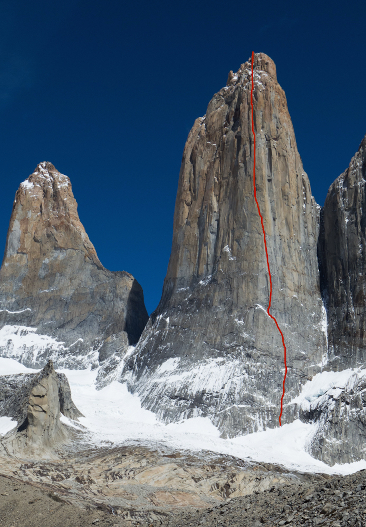 El Regalo de Mwono on the Central Tower, Torres del Paine, Patagonia (VI 5.13b, 1200m) was first climbed in the early 1990s by Paul Pritchard, Sean Smith, Noel Craine and Simon Yates and rated VI 5.10 A4. [Photo] Courtesy of Nico Favresse, Siebe Vanhee and Sean Villanueva O'Driscoll