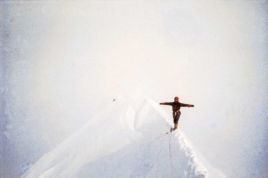 Shomi Suzuki atop Kumbhakarna in 1976. [Photo] Naoe Sakashita
