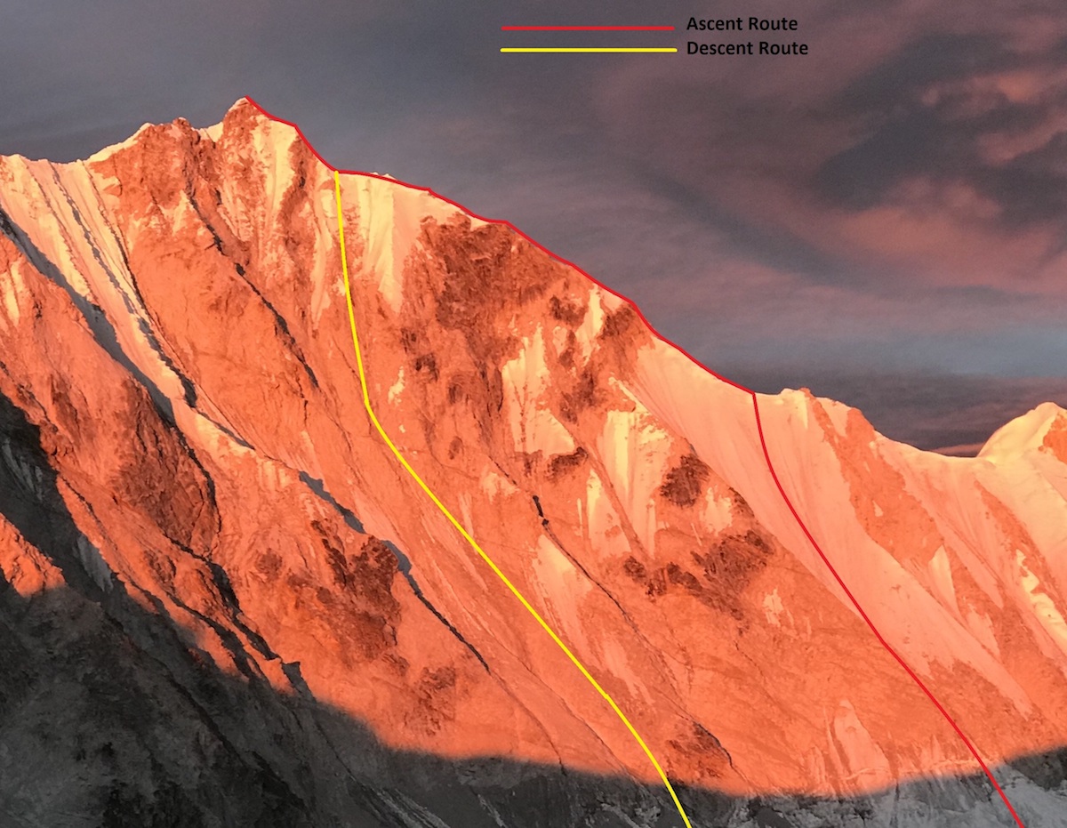 The line of ascent (right line) and descent (left line). [Photo] Nima Tenji Sherpa