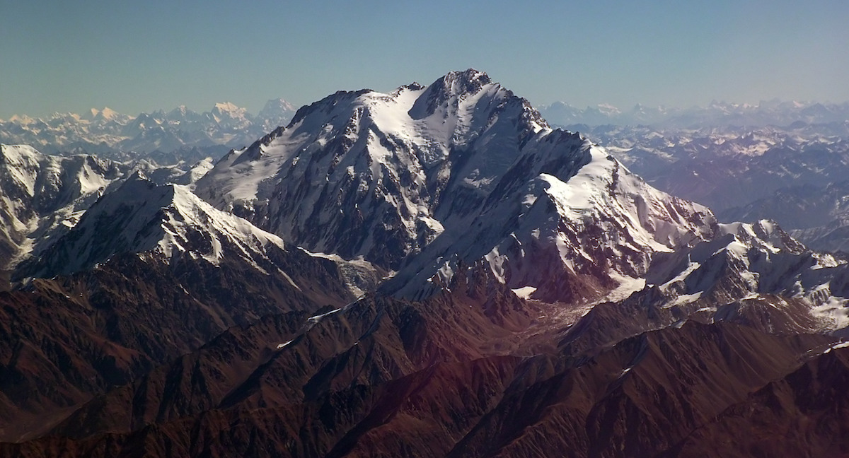 Nanga Parbat's Diamir Face with the Mazeno Ridge extending toward the foreground. [Photo] Guilhem Vellut, Wikimedia