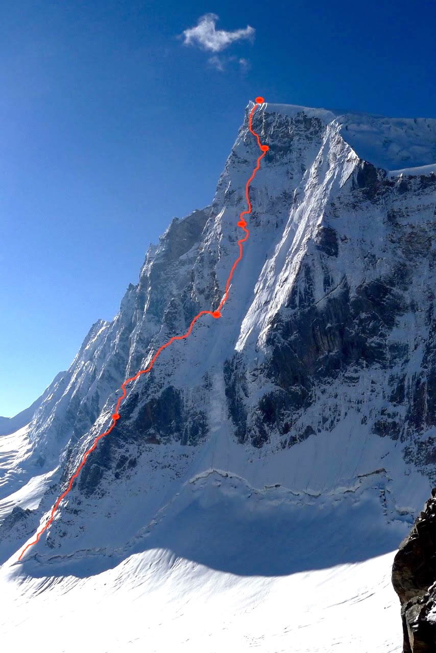 he red line shows Mick Fowler and Victor Saunders' line of ascent on Sersank Peak (6050m) via the North Buttress (ED 1100m).