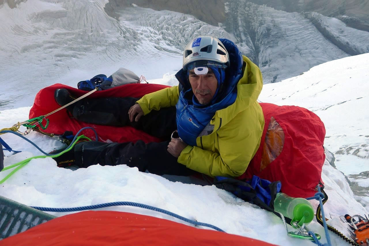 Saunders settles in for a bivy. [Photo] Mick Fowler