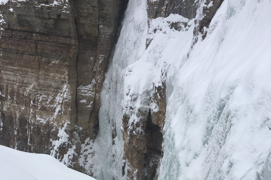 Derek Franz wears the Mountain Equipment Tupilak 30+ on Hidden Falls (WI4, 3 pitches) in Glenwood Canyon on New Years Eve, 2018. [Photo] Craig Helm