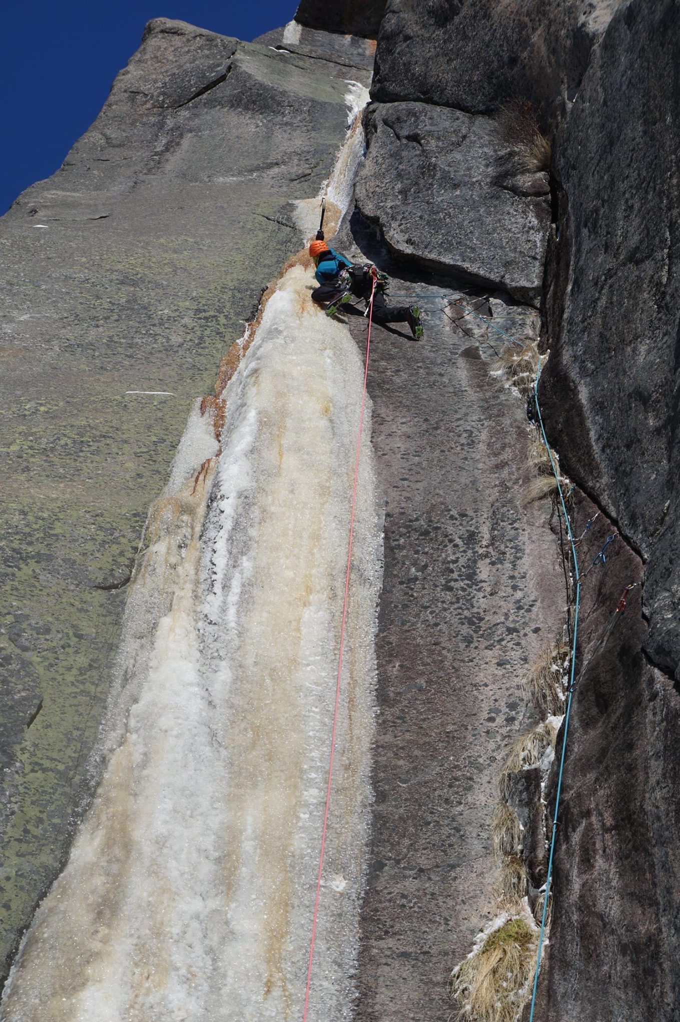 Maarten van Haeren on the first pitch of route Ame du Nord or, Northern Soul (125m, M6, WI5). [Photo] Pete Takeda