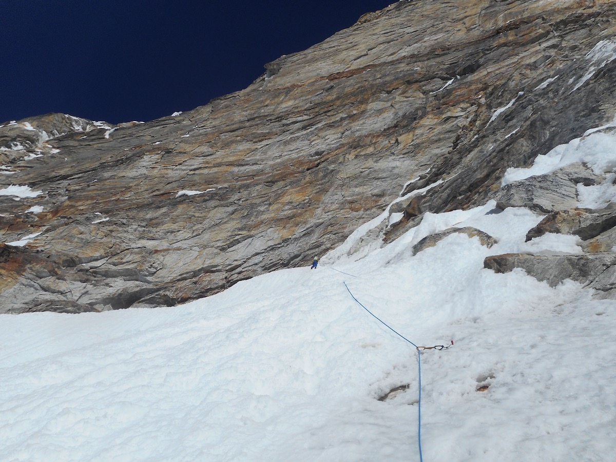 The last pitch of Day 1: Villanueva reaches the bivy site at 6300 meters. [Photo] Alan Rousseau