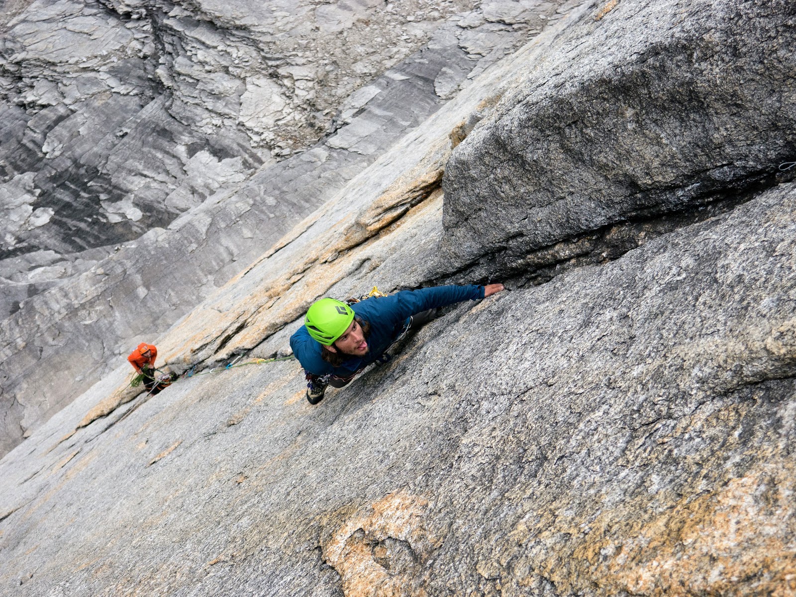 Gabe Boning contemplates the seeping Butt Crack pitch of Golden Petals (V 5.13+ or 5.12 A0, 14 pitches). [Photo] Engberg, Bain, Boning and Braasch collection