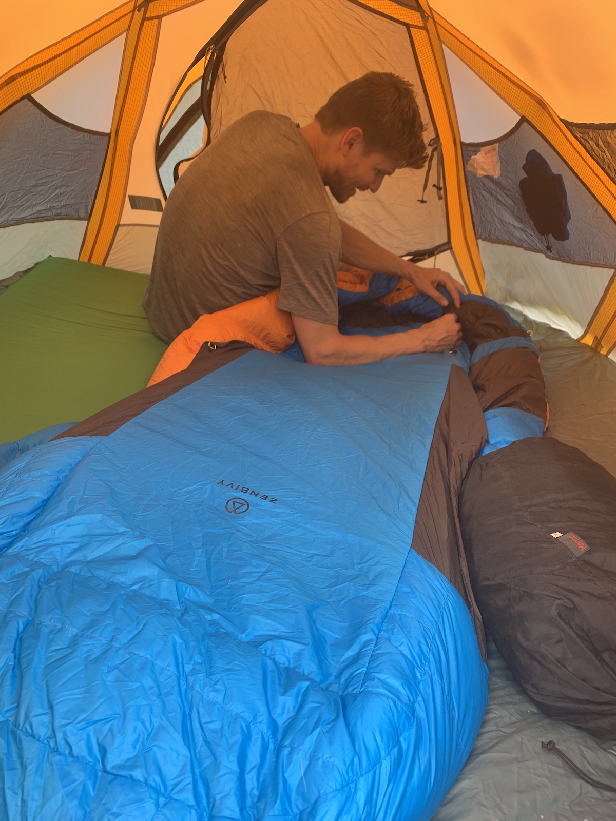 Derek Franz sets up his Zenbivy bed during a backpack trip in Colorado's Elk Range. [Photo] Mandi Franz